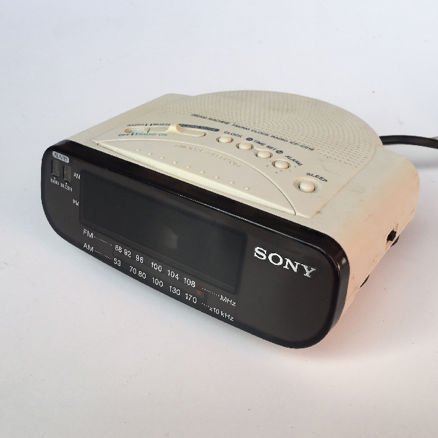 CLOCK, Digital Clock Radio - White Sony